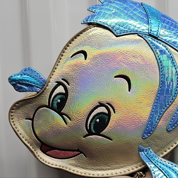 🐠 Flounder Danielle Nicole Crossbody NWOT - Picture 2 of 6